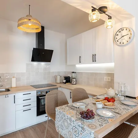 Sil Townhouse Centre *